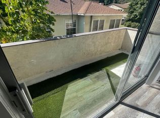 3173 Rowena Ave, Los Angeles, CA 90027