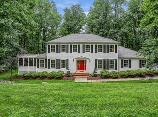 6 Stone House Rd, Washington Township, NJ 07853