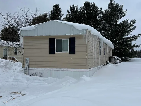 1213 Carl Rd, Traverse City, MI 49685