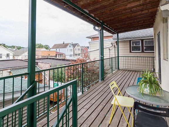 3rd image of 2937 S Keeley St #2
