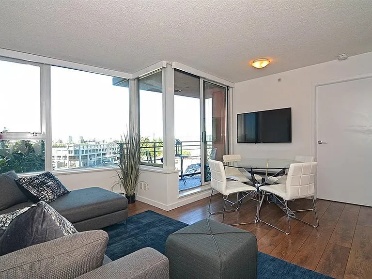 33 Smithe St #801 — Photo 5