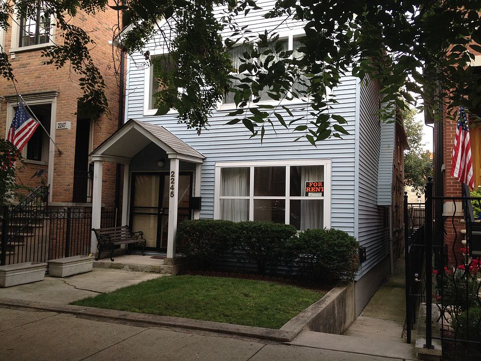 Front of 3 flat building