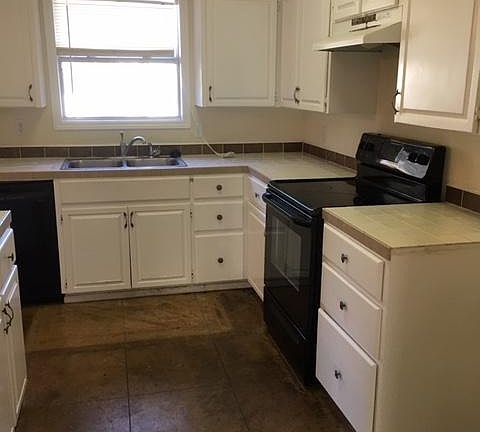 5th image of 613 Magnolia Ln