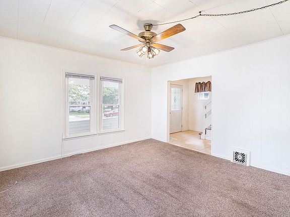 4th image of 141 Kingman Ave E