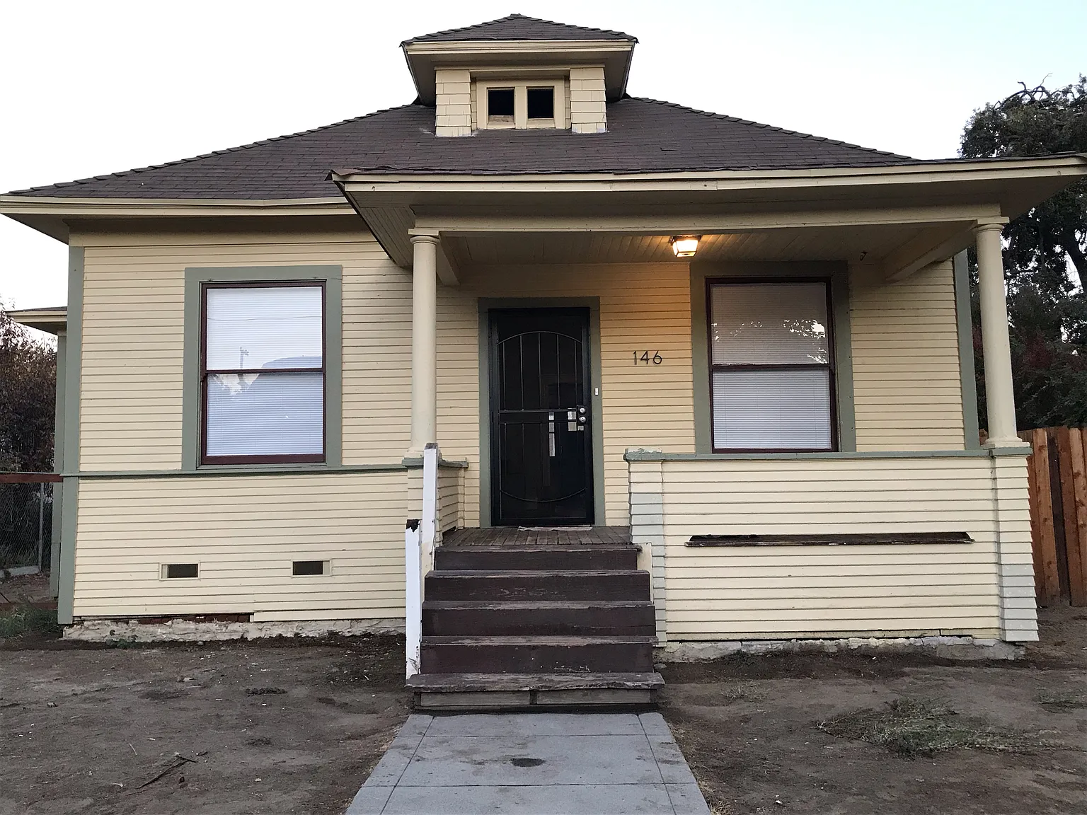 146 N College Ave photo 1