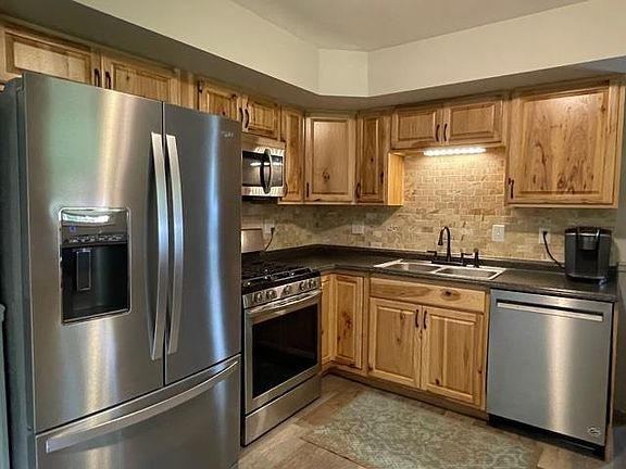 5th image of 4065 Highland Dr