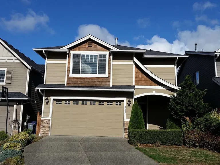 613 195th St SE — Photo 1