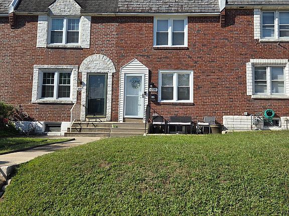 2nd image of 604 W Crescent Dr