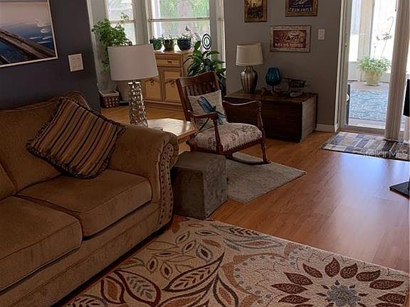 4th image of 101 N Somerset Ct