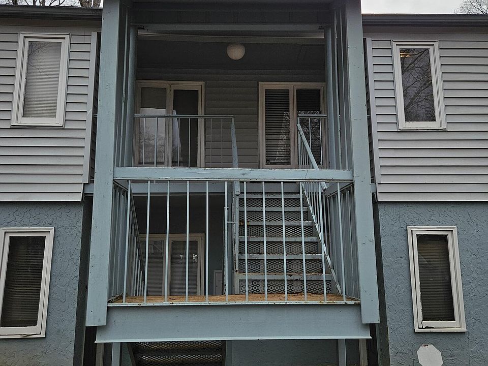 1st image of 1914 Meadowlark Ln Unit 4