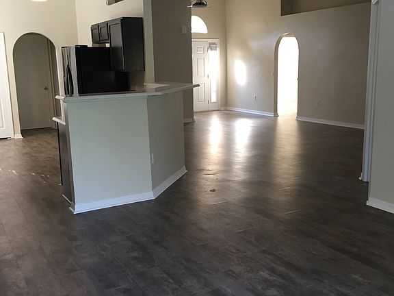 Kitchen & Living area