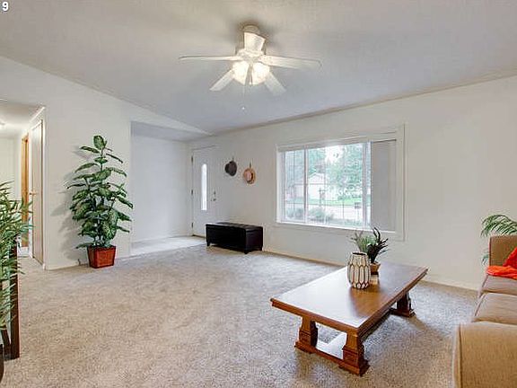 4th image of 13418 NE 39th St