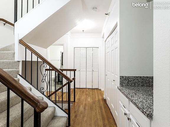 5th image of 370 Waller St #A