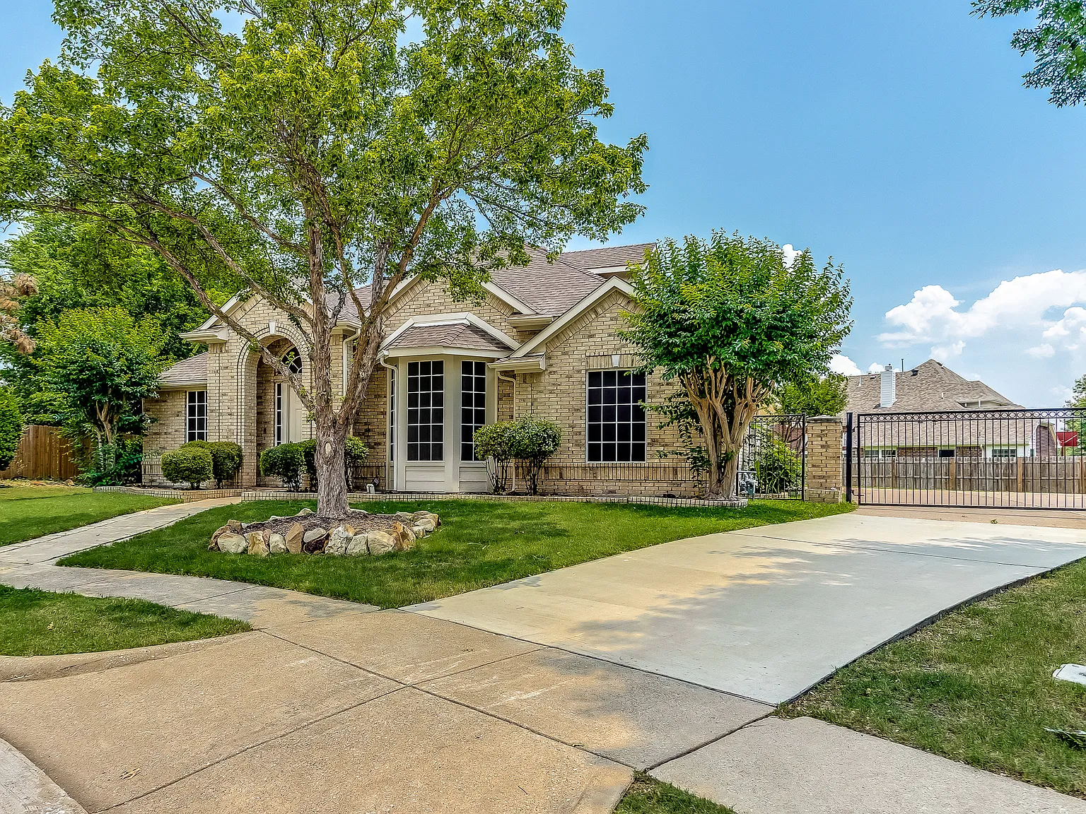 4 bed, 3019 sqft, $3,200 — Photo 3