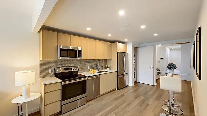 Rented by Compass | media 32