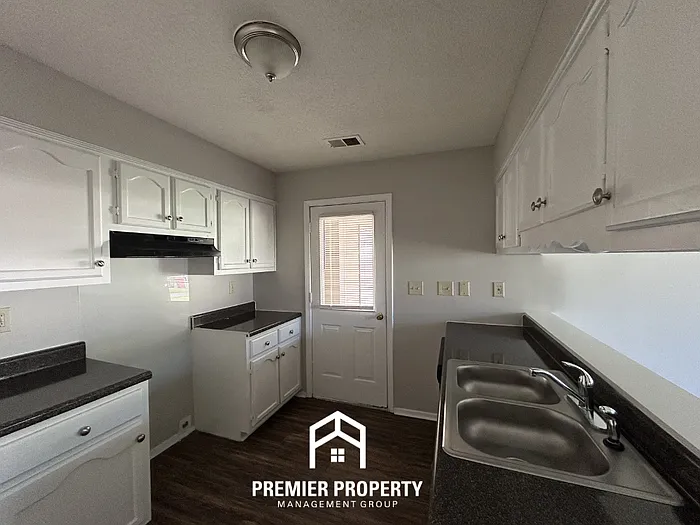 4174 Highgate Dr — Photo 5