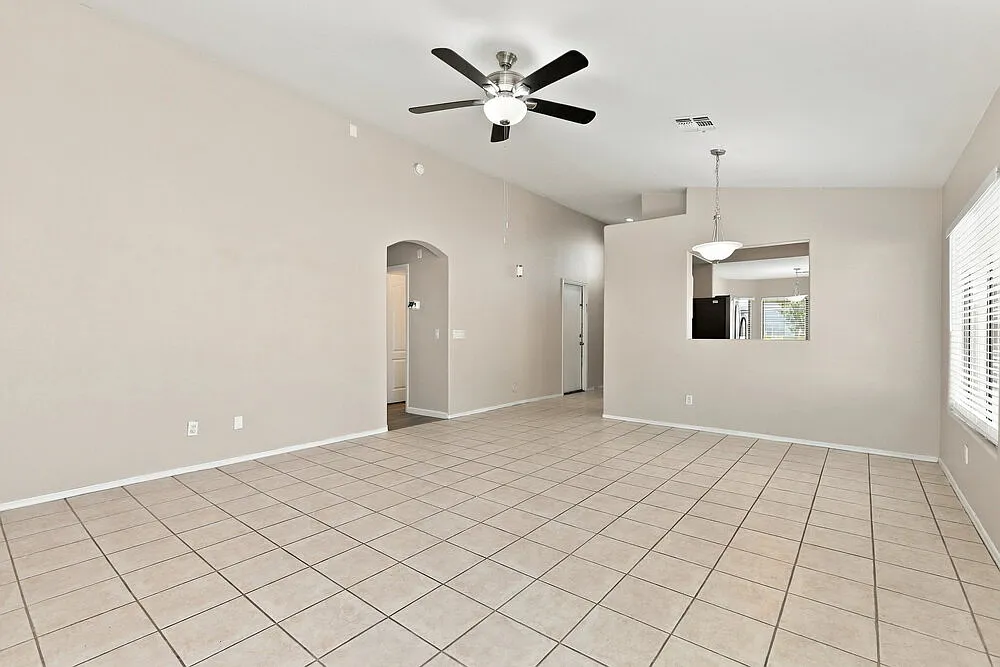 3 bed, 2.0 bath, 1544 sqft, $2,315 — Photo 4