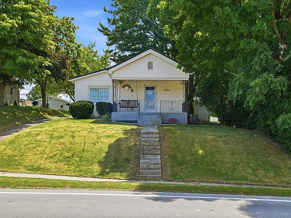 4th image of 606 E Main St