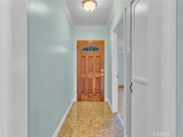 5452 Halbrent Ave — Photo 7