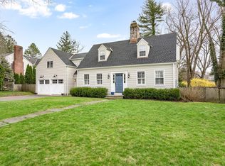 2 Knoll St, Riverside, CT 06878