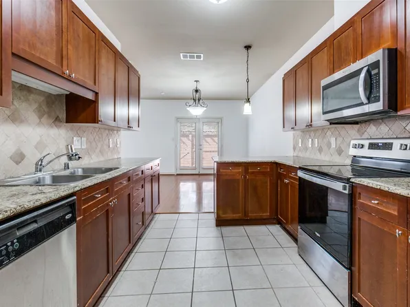 341 Metropolitan Dr, Plano, TX 75023