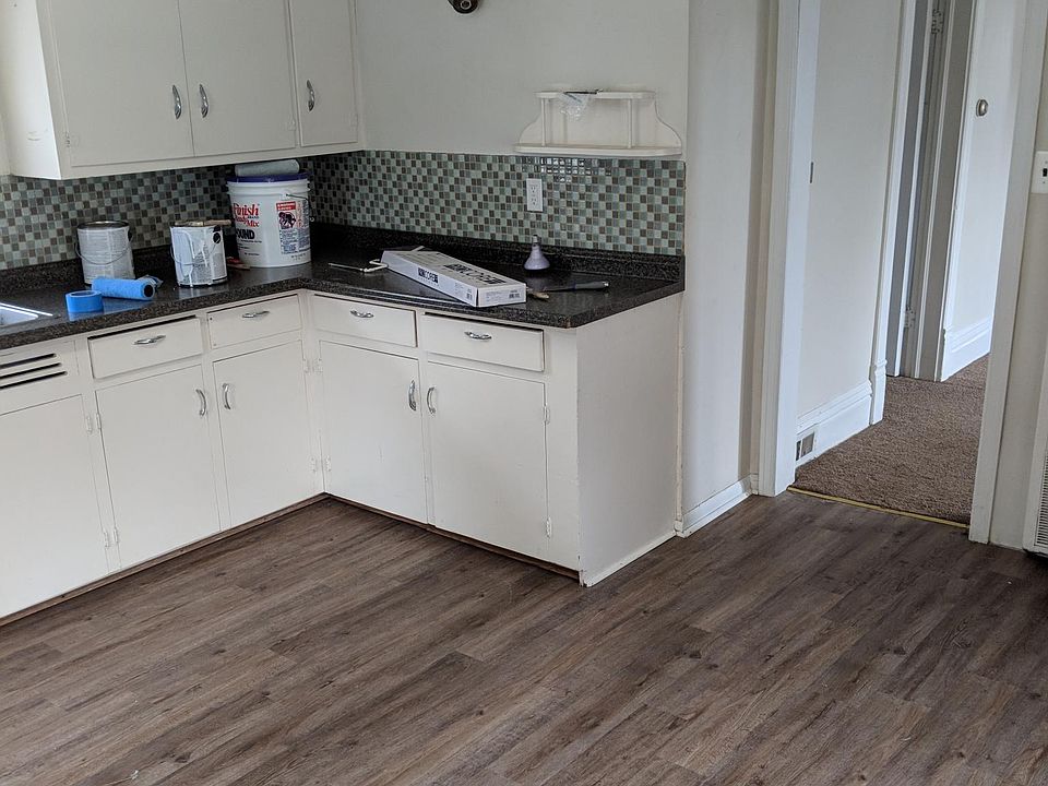 2nd image of 80 Williams St #B