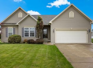 6973 Mourning Dove Ln, Niagara Falls, NY 14304