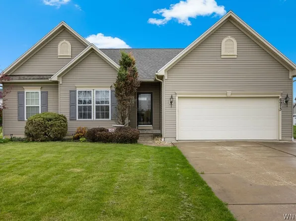 6973 Mourning Dove Ln, Niagara Falls, NY 14304