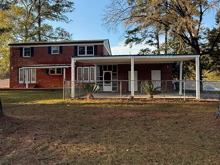 140 Allenwood Rd SW — Photo 9