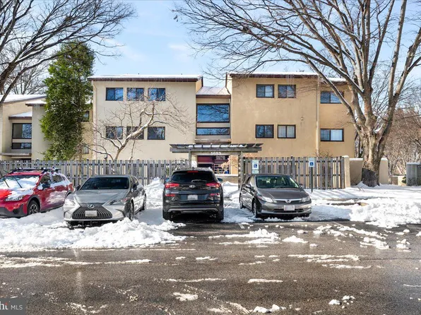 5693 Harpers Farm Rd Unit C, Columbia, MD 21044