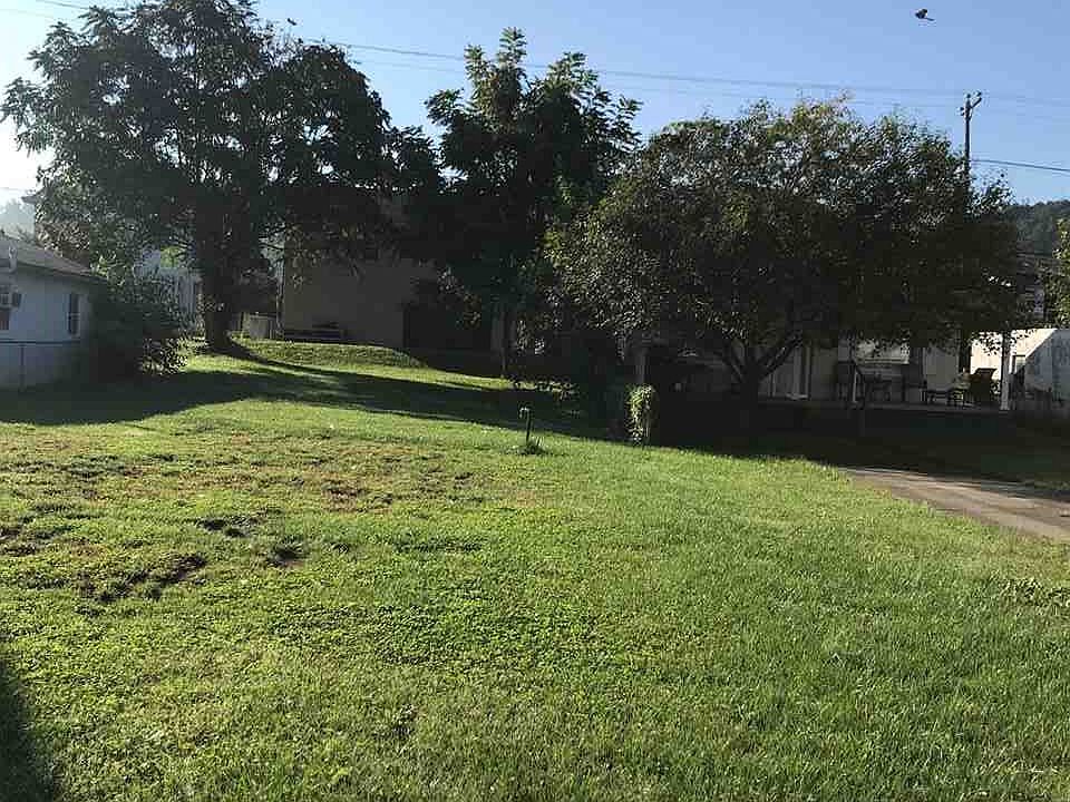 2nd image of 3433 Bradley Rd