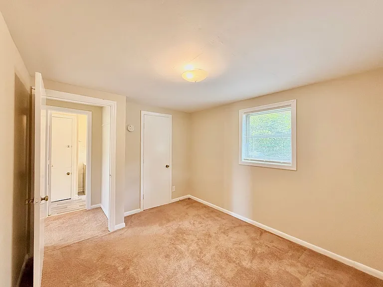 4276 Old Indian Rd — Photo 9