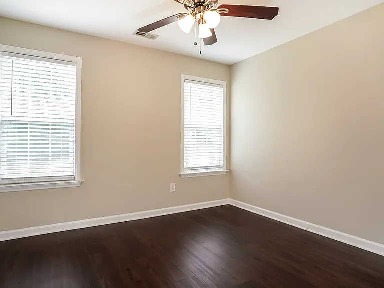 6412 Willowlawn Dr — Photo 16