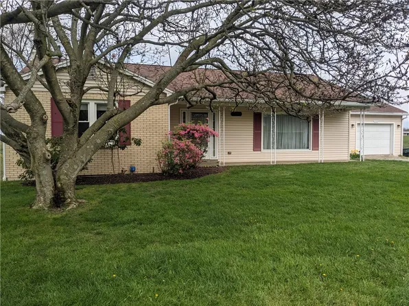 6332 Tuscarawas Rd, Industry, PA 15052