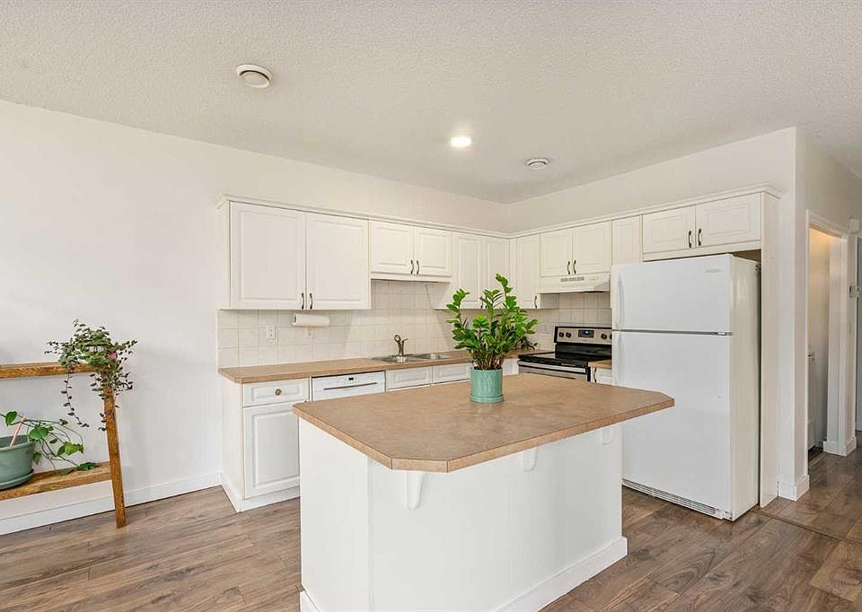 1st image of 116 1st St W #2
