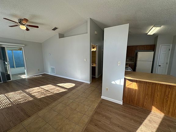 3rd image of 318 San Gabriel St