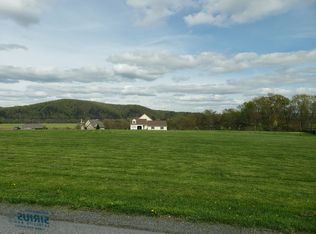 10 Kennedy Dr, Jersey Shore, PA 17740