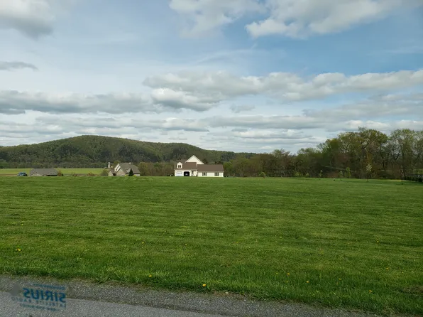 10 Kennedy Dr, Jersey Shore, PA 17740