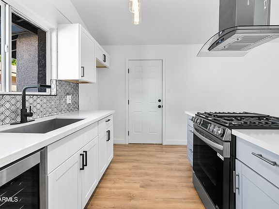 4th image of 3718 W DIANA Avenue