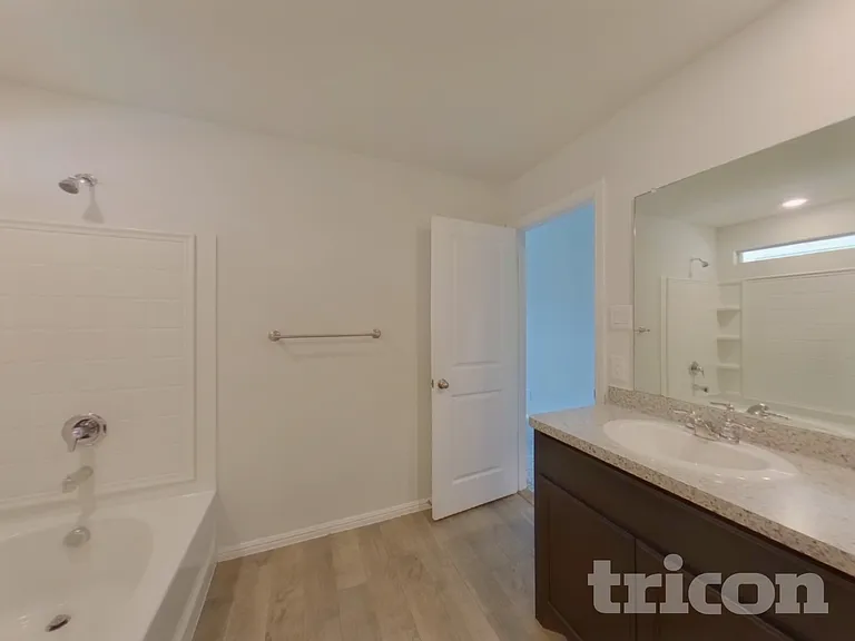 9216 Castorian Dr — Photo 8