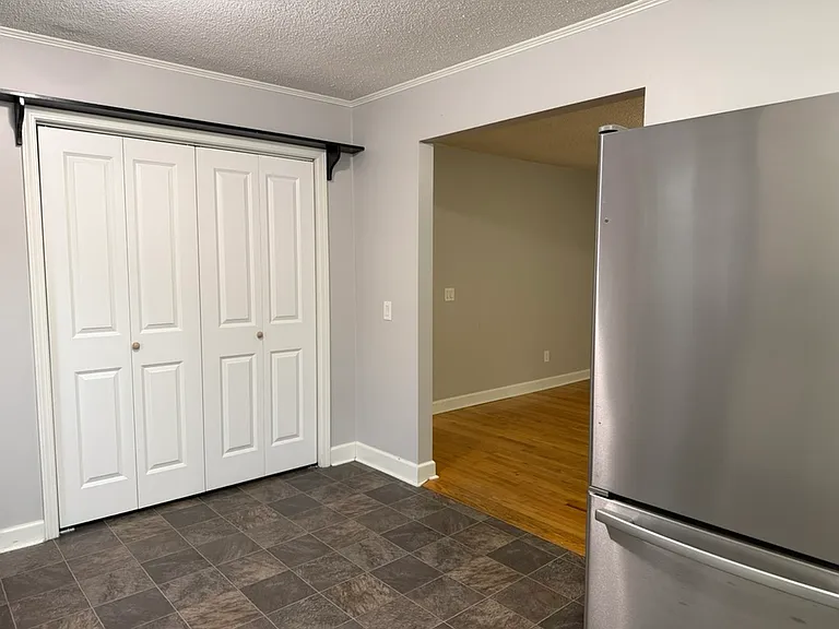 818 Lynwood Dr — Photo 8