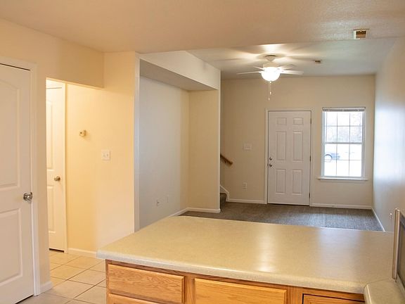 4th image of 317 Burnside Dr