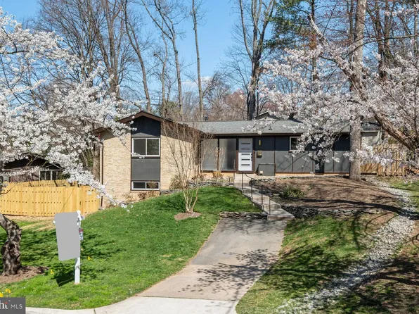 14513 Woodcrest Dr, Rockville, MD 20853