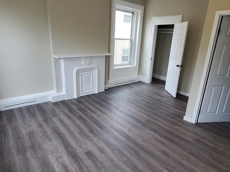125 2nd St #2 — Photo 6