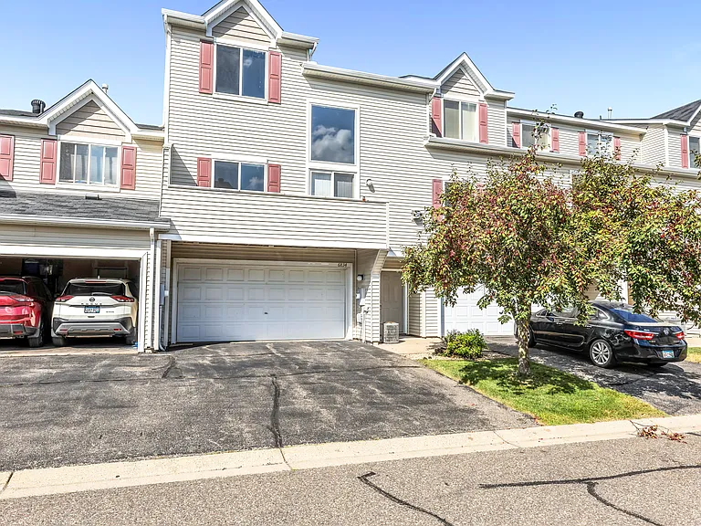 6834 Meadow Grass Ln S — Photo 11