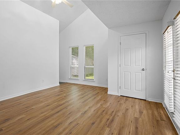 5th image of 3279 Rama St