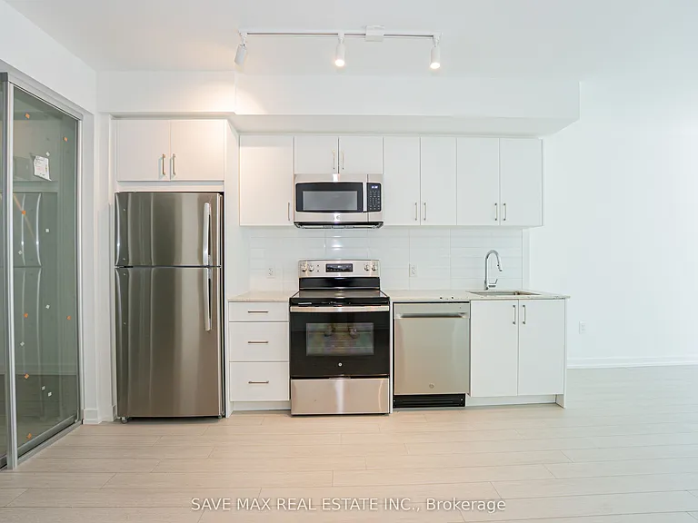 4010 Eglinton Ave W #615 — Photo 14