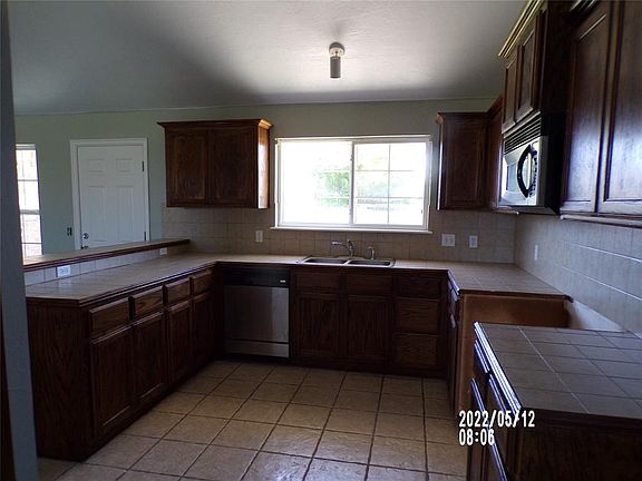 4th image of 2284 Melody Dr
