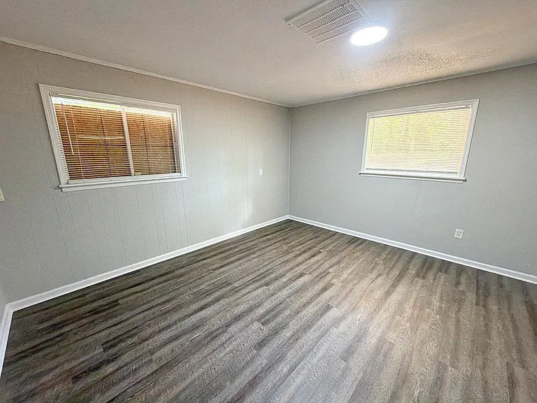 3587 Hallbrook St — Photo 15