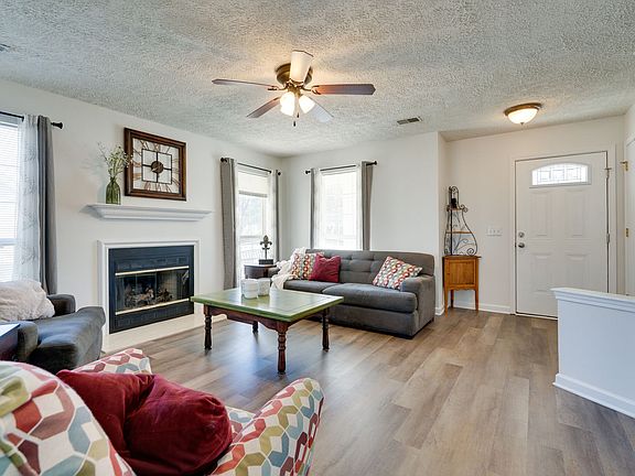 5th image of 320 Ella St